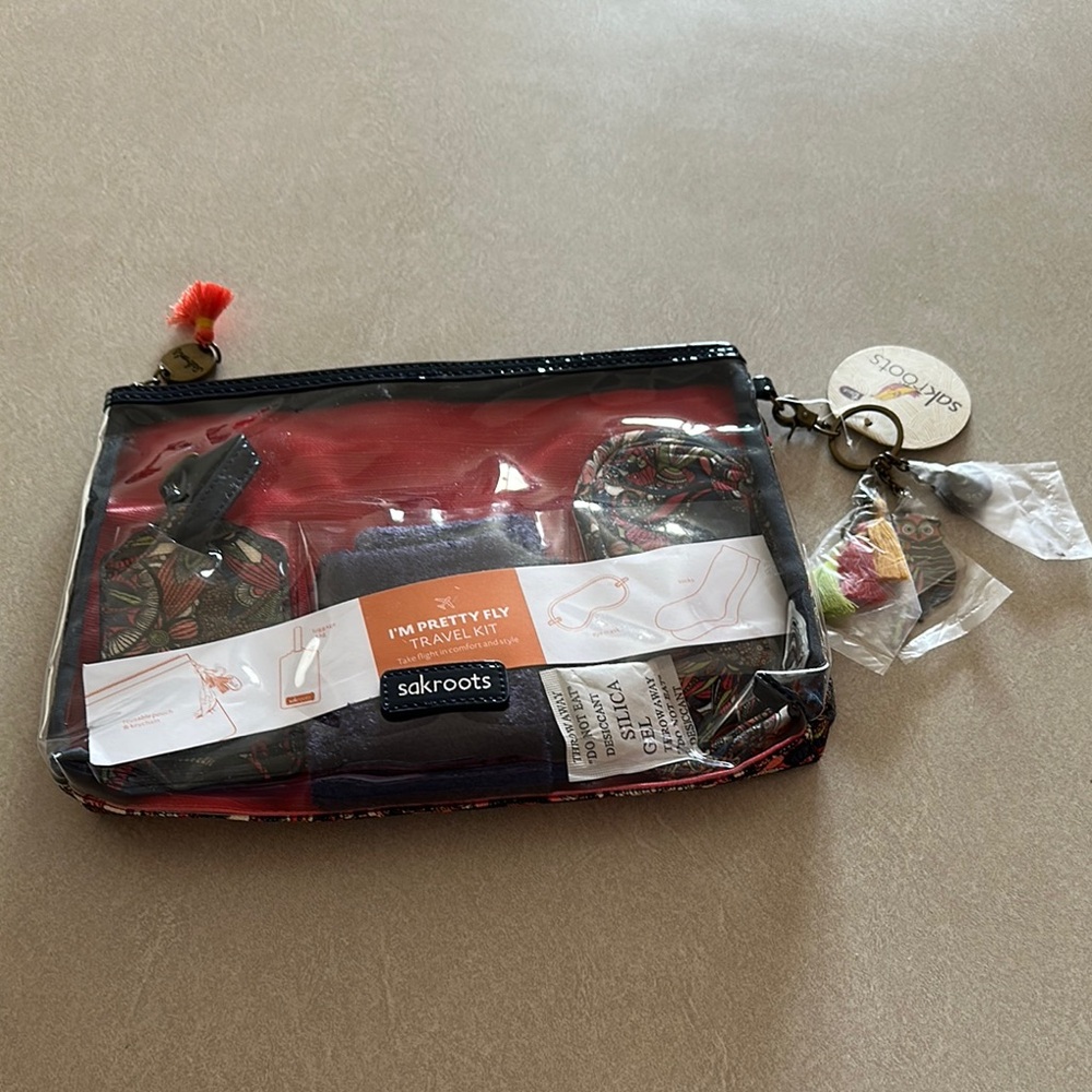 SAKROOTS I’m Pretty Fly Travel Kit / Toiletry /Makeup Bag - NWT